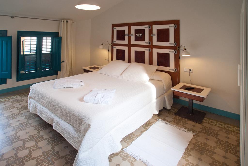 Hotel Hostal Chic Sant Feliu de Guíxols Bilik gambar