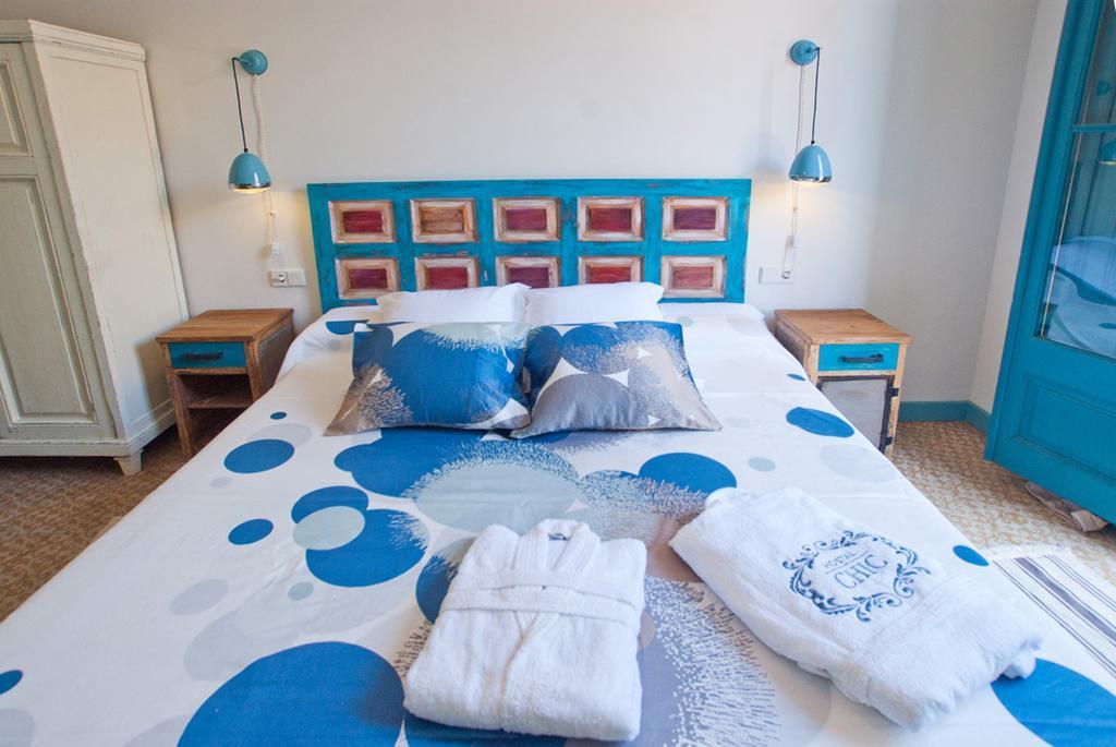 Hotel Hostal Chic Sant Feliu de Guíxols Bilik gambar